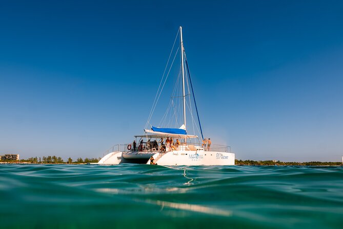 Catamaran Cruise in Riviera Maya With Snorkeling & Beach Club - Sailing between the reef and the shore