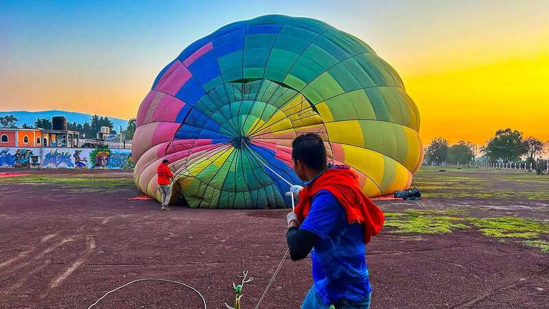 CDMX: Teotihuacan Balloon Flight with Optional Pyramids Tour - Obsidian, tequila, and lunch in San Martín