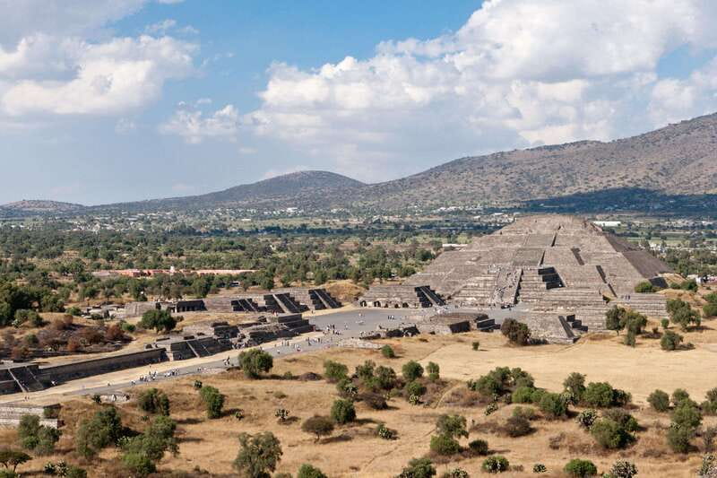CDMX: Tour of the ruins of Teotihuacan, Tlatelolco, and Guadalupe - Three eras of Mexico City in one long day