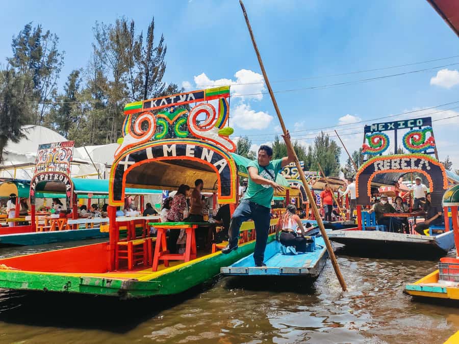 CDMX: Xochimilco, Coyoacan, Frida Kahlo Museum & Murals Tour - The artisan cooperative: useful, but not the main event