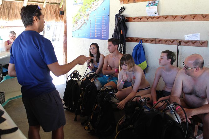 Chankanaab Cozumel Scuba Diving - Meeting your instructor at Chankanaab