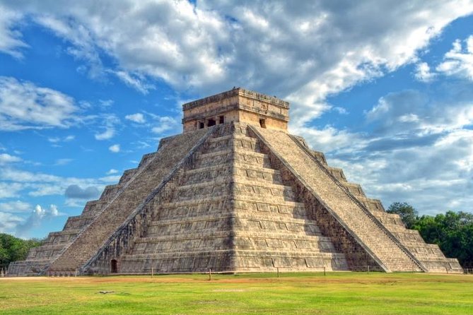 Chichen Itza by Van: Reduced Group, Tour Guide, Fast Trip & Lunch - Seeing Kukulcan and the Great Ball Court