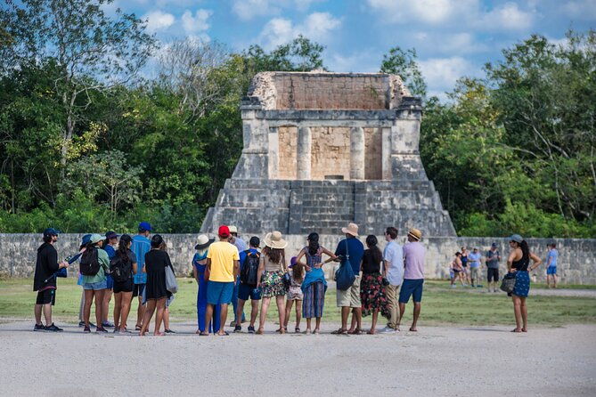 Chichen Itza, Cenote & Valladolid Tour with Tequila and Lunch - Lunch and tequila tasting are part of the local stop