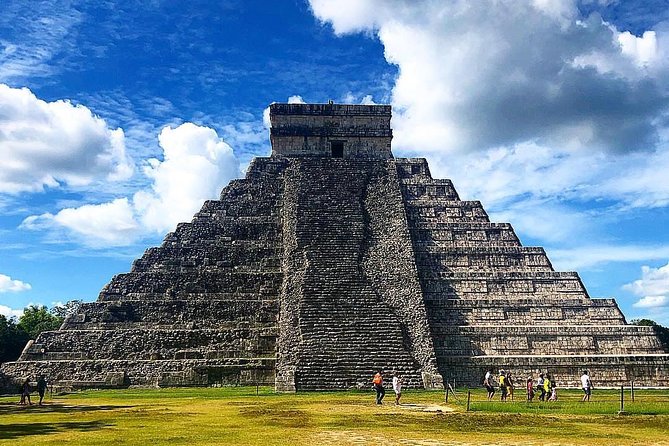 Chichen Itza Classic Tour - Guides can make or break the day