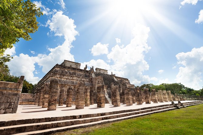 Chichen Itza Deluxe Guided tour with lunch - Cooling off at Xkeken cenote