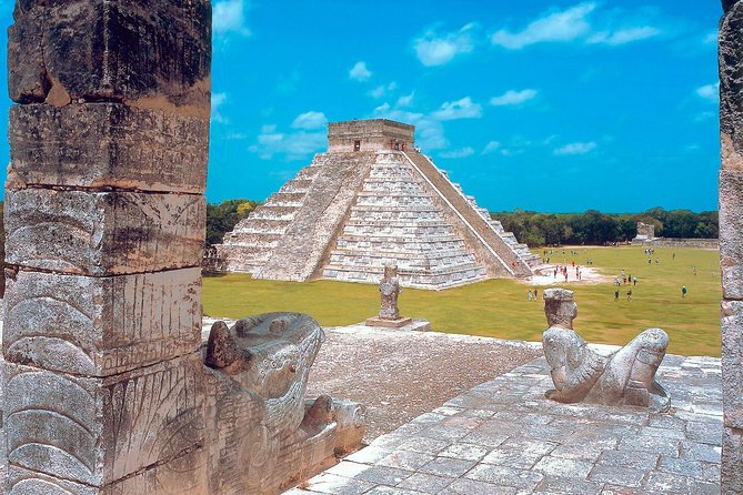Chichen Itza Deluxe Valladolid and 2 Cenotes - Who will enjoy this day