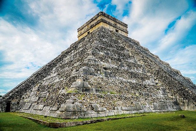 Chichen Itza Deluxe Valladolid and 2 Cenotes - Cenote Ik Kil and the changing water stops