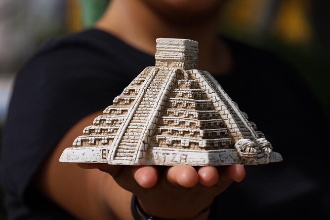 Chichen Itza Exclusive Tour, Cenote, Magical Town & Buffet - The guide can shape your understanding