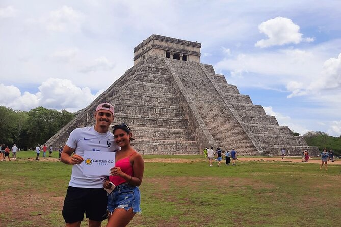 Chichen Itza Guided Group Walking Tour - Last minute booking - The Temple of Warriors adds scale and detail