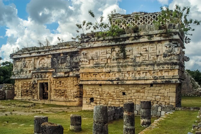 Chichen Itza: Self-Guided Tour with Audio Narration & Map - El Castillo and the Great Ball Court