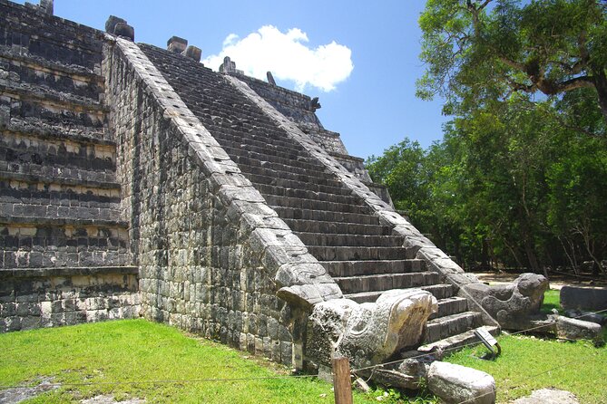 Chichen Itza: Self-Guided Tour with Audio Narration & Map - The Temple of the Warriors and the Red House