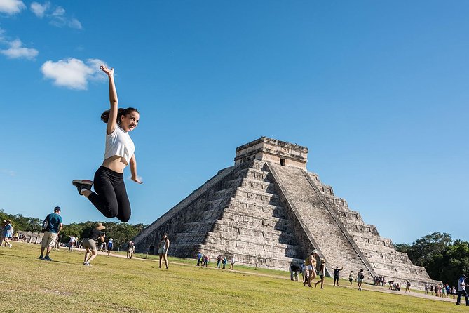 Chichén Itzá Tour with Cenote Xunáan, Valladolid & Lunch - Cenote Xunáan brings cool water and extra charges