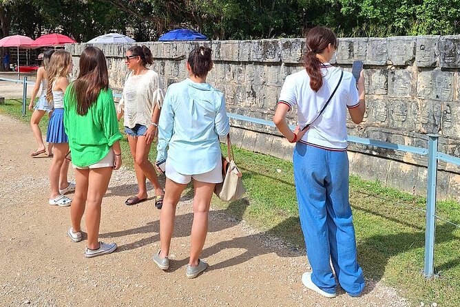 Chichen Itza : Walking Tour with Expert Guide and Skip-the-Line Access! - What the 90-minute schedule feels like