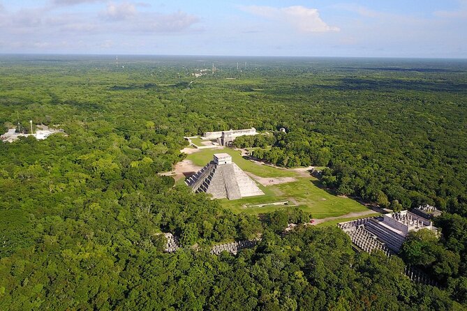 Chichen Itza : Walking Tour with Expert Guide and Skip-the-Line Access! - Arrival, meeting point, and timing advice
