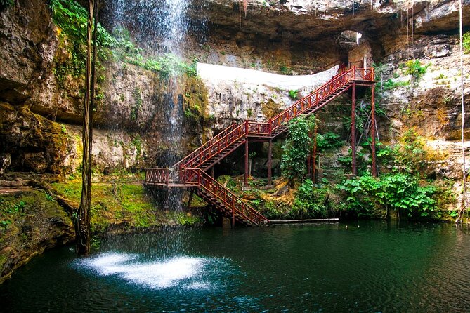 Chichen Regular from Cancun to Playa del Carmen - Cooling off at Selva Maya cenote