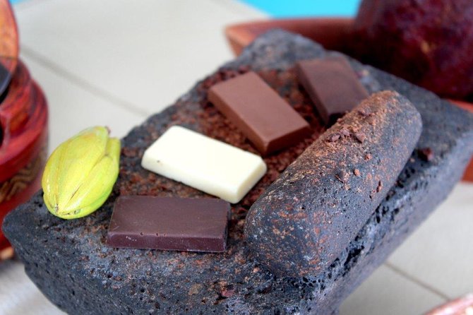 Chocolate Seaside Workshop & Wine Tasting - Following cocoa from bean to chocolate