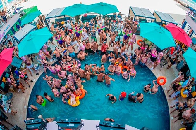 Coco Bongo Beach Club Cancun - Seating, lockers, and what to carry