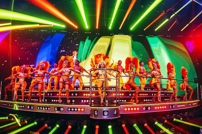 Coco Bongo Cancun Nightclub Entrance Ticket - Crowds, dance floors, and finding a good position