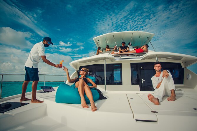 Cozumel All Inclusive: Coast & Relax 4h on 51' Leopard - Premium drinks and the value of service