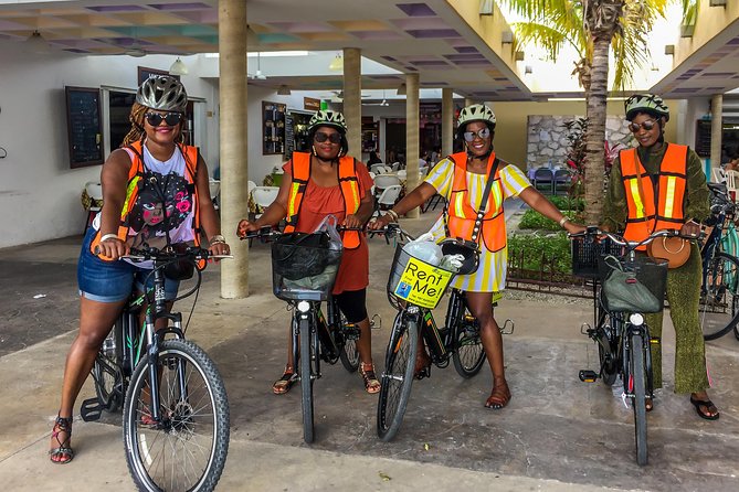 Cozumel: City Tour by E-bike - The municipal market: Cozumel’s most useful stop