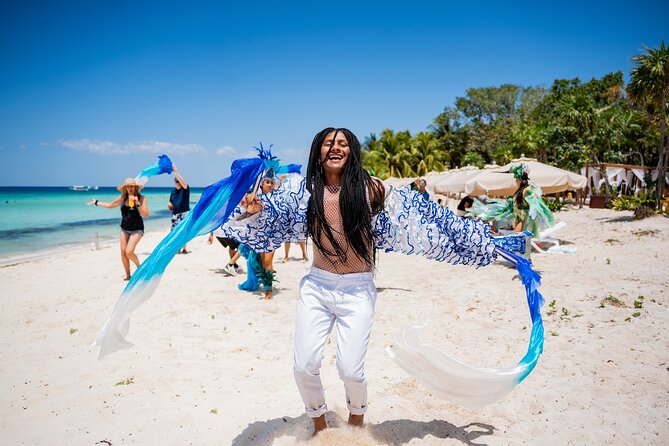 Cozumel: KUZÁ Beach Day, Buffet, Open Bar & Mexican Flavors Class - Buffet lunch and the standard open bar