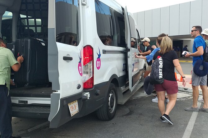 Cozumel: Shared Transfer from Airport to Hotel - What the drivers and staff add