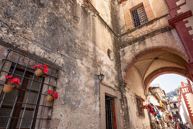 Cuernavaca and Taxco Tour from Mexico City - Transportation, group size, and the real schedule