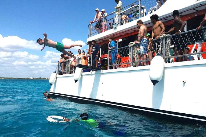 Dancer Cruise Isla Mujeres Snorkel Food and Drinks Included - Arriving at the Cancun pier by 9:30