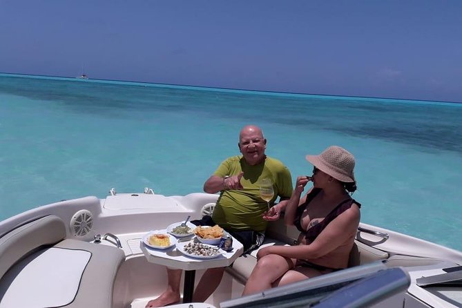 Deluxe Private Boats - 24 ft Sea Ray - A private boat day with room to choose