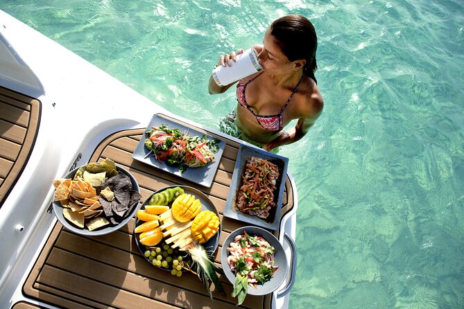 Deluxe Private Boats - 27 ft Sea Ray - Ceviche, snacks, and a well-stocked cooler
