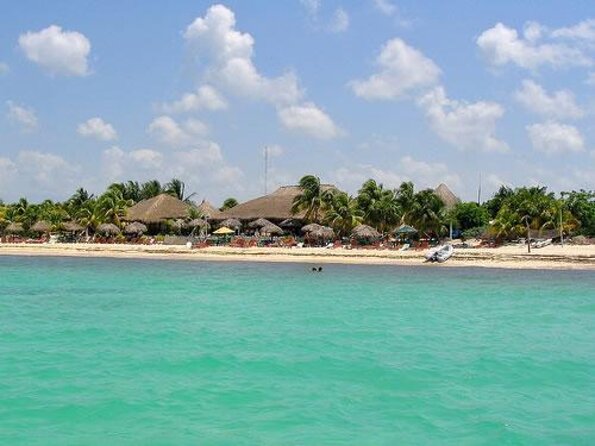 Deluxe Private Boats - 40 ft Catamaran - Key points to know before you book