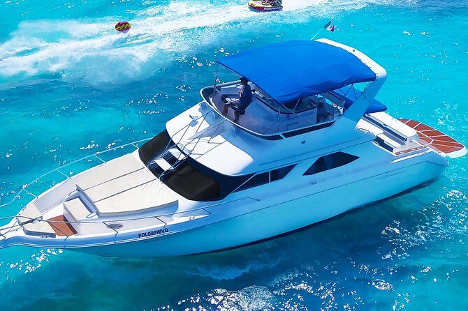 Deluxe Yacht 48FT with FlyBrige Rental in Cancun - What the 48-foot flybridge yacht is like