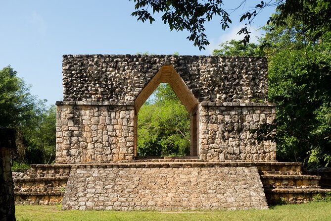 Ek Balam, Mayan traditions and cenote Chichikan - Uayma adds a colonial chapter