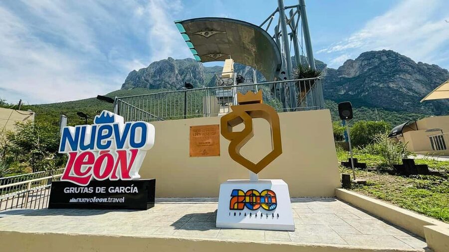 El mejor tour a "Grutas de Garcia" + Teleférico + Tickets - The drive from Monterrey to the Sierra del Fraile