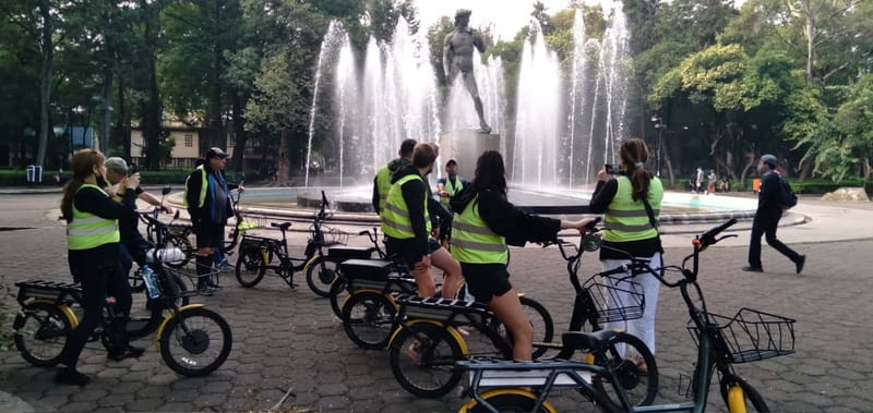 Electric Bike City Tour with a taco stop. - Roma and Condesa: architecture before the monuments