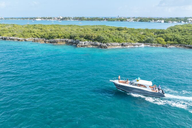 Exclusive Isla Mujeres and Cancun Private Yacht Tour - Open bar, ceviche, and snacks