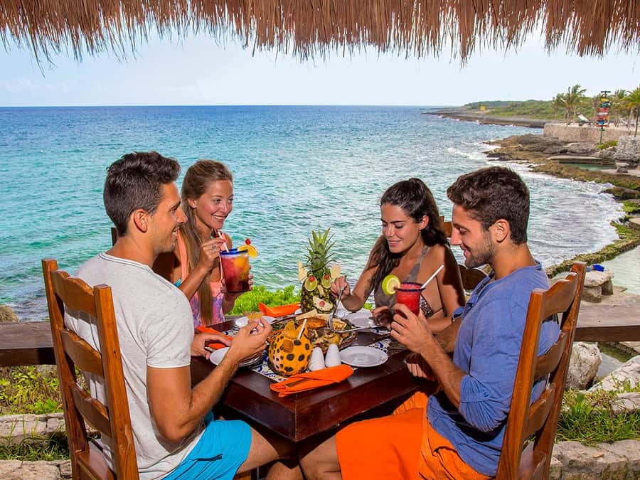 From Cancun: Complete Combo to Xcaret Park! - A realistic one-day plan