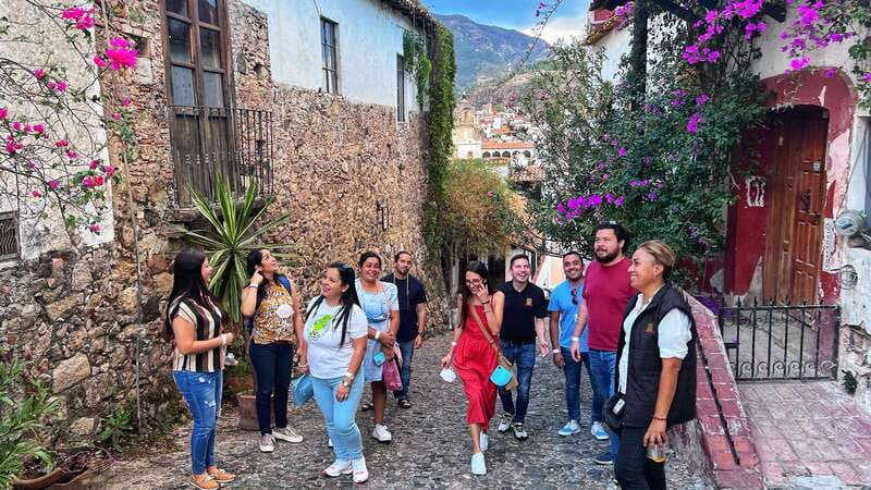 From Mexico City: 10-Hour Cuernavaca and Taxco Tour - Two colonial towns, one very long day