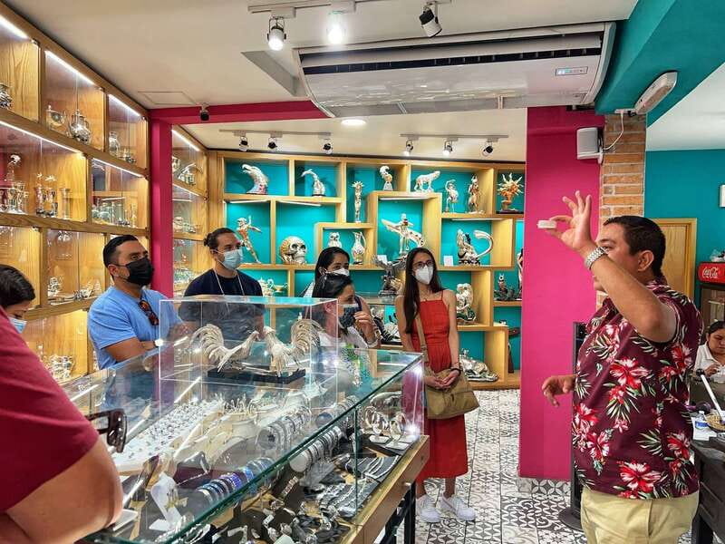 From Mexico City: 10-Hour Cuernavaca and Taxco Tour - The road to Taxco and the lunch stop