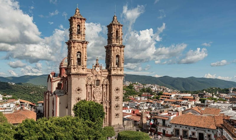 From Mexico City: 10-Hour Cuernavaca and Taxco Tour - Silver shops, markets, and the sales question