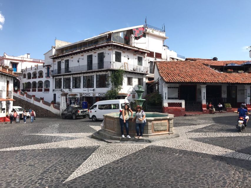 From Mexico City: 10-Hour Cuernavaca and Taxco Tour - Guides, vehicles, and group comfort