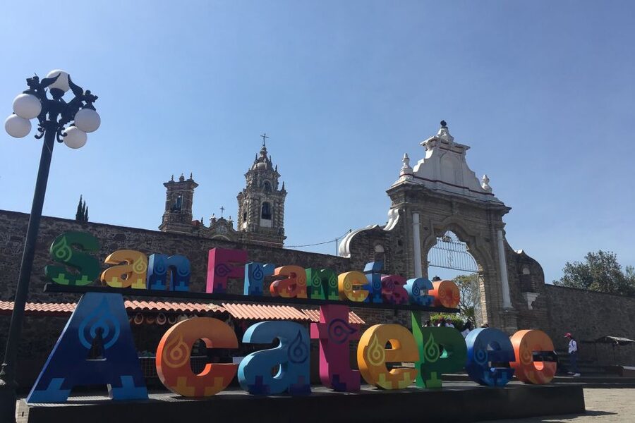 From Mexico City: Puebla and Cholula Day Tour - The bilingual format is useful, but not perfectly even