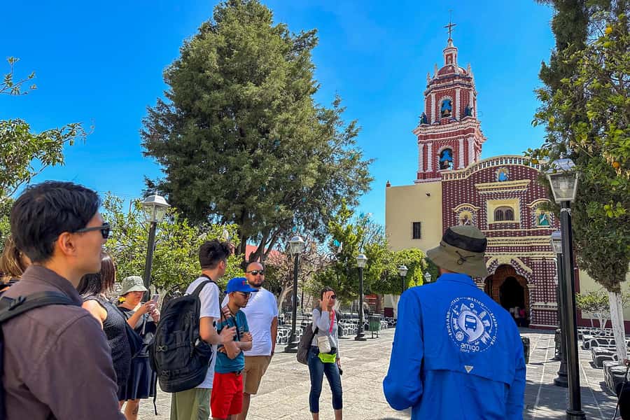 From Mexico City: Puebla, Cholula and Tonantzintla Day Trip - The early ride east and the volcano view