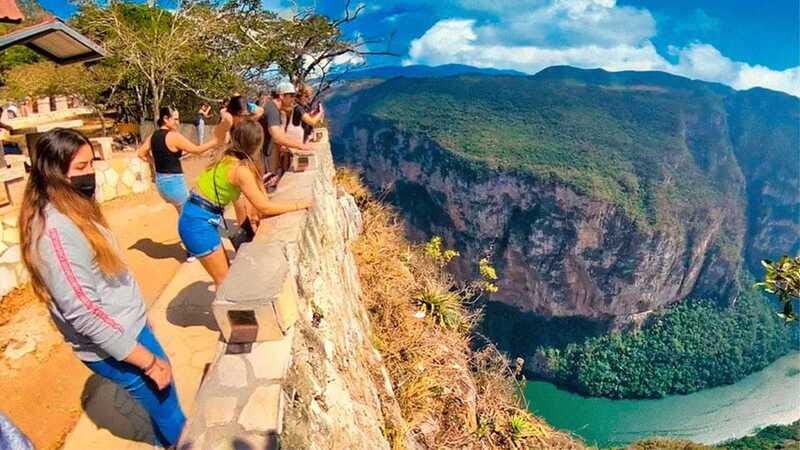 From Tuxtla Sumidero Canyon, Viewpoint & San Cristobal Tour - An hour in Chiapa de Corzo