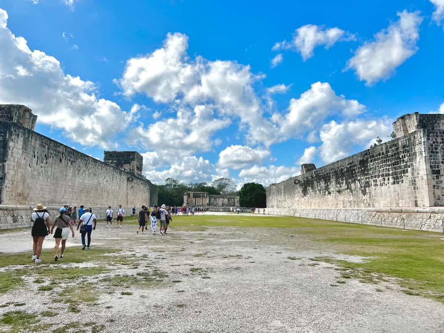 From Valladolid: Tour to Chichen Itza & 2 Cenotes - Who should book this day from Valladolid