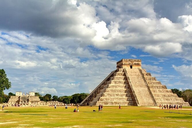 Full-Day Chichen Itza, Coba, cenote Ik Kil and Tulum Private Tour - Cenote Ik Kil: the cool middle of a hot day