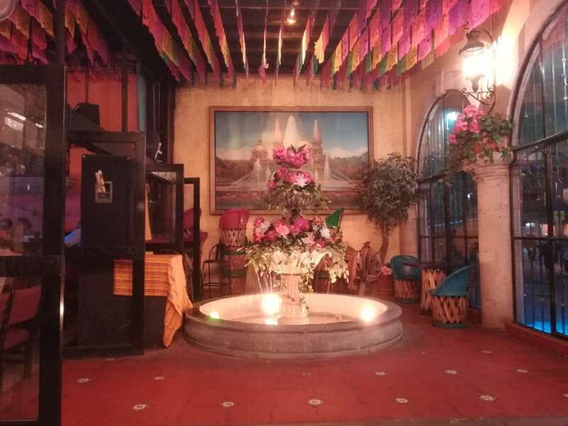 Garibaldi by Night - Mexico City - The folkloric show and live dancing