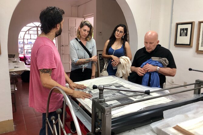GDL Art Crawl & Studio Tour Visit - Sepia Gallery and a young sculptor