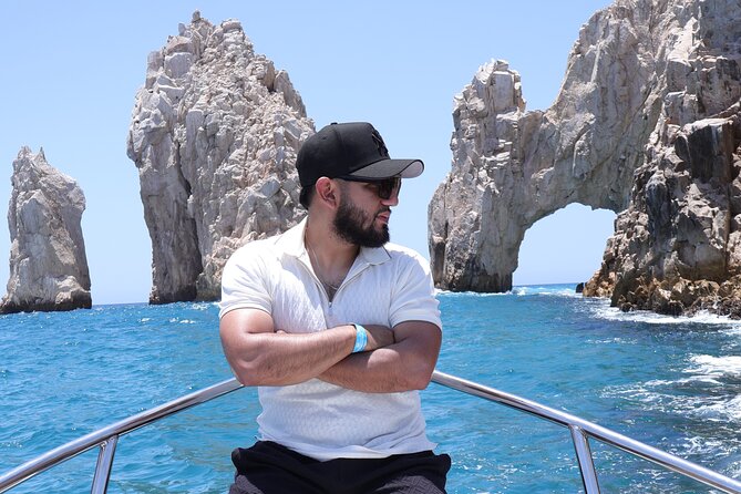Group tour of the Cabo San Lucas Arch - What the One-Hour Length Really Means