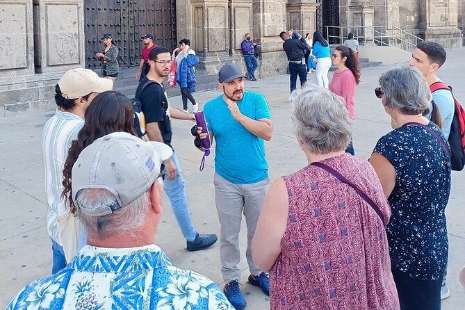Guadalajara City Center Walking Tour - Plaza Tapatía connects history with city life